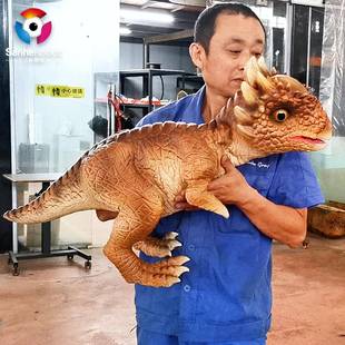 真仿爱632恐龙手偶软胶肿头龙宝宝手偶搞笑可聚园会互动游乐表演