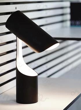 后现代五金客厅创意个性艺术台灯黑色床头卧室书房设计师简约台灯