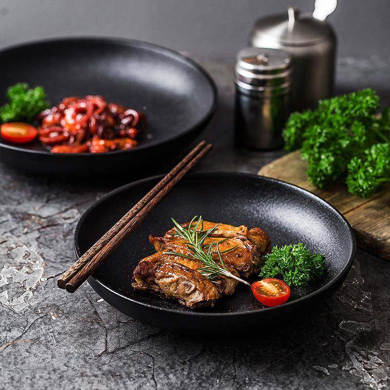 黑创意陶瓷家磨砂西餐盘个性菜盘QUK水果沙拉盘用意面深盘色盘定