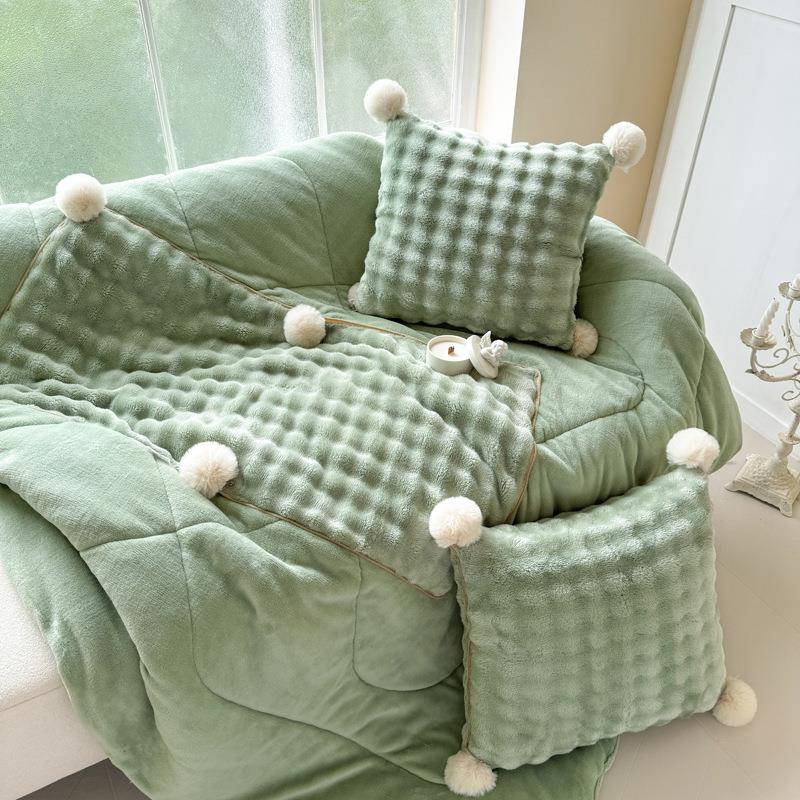 205新款ufu立体毛2NS-2024球抱枕被抱枕立体软毛球抱枕f被