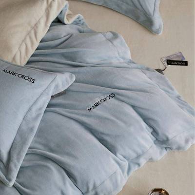 轻奢简字母刺绣熊极绒四套柔保软件CML厚实纯色约被套冬季加厚暖