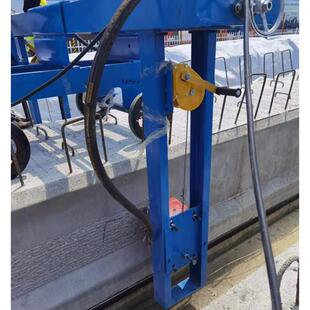 每小时凿击1.5米表面空心板凿毛机全自动空心板梁凿毛机凿毛机