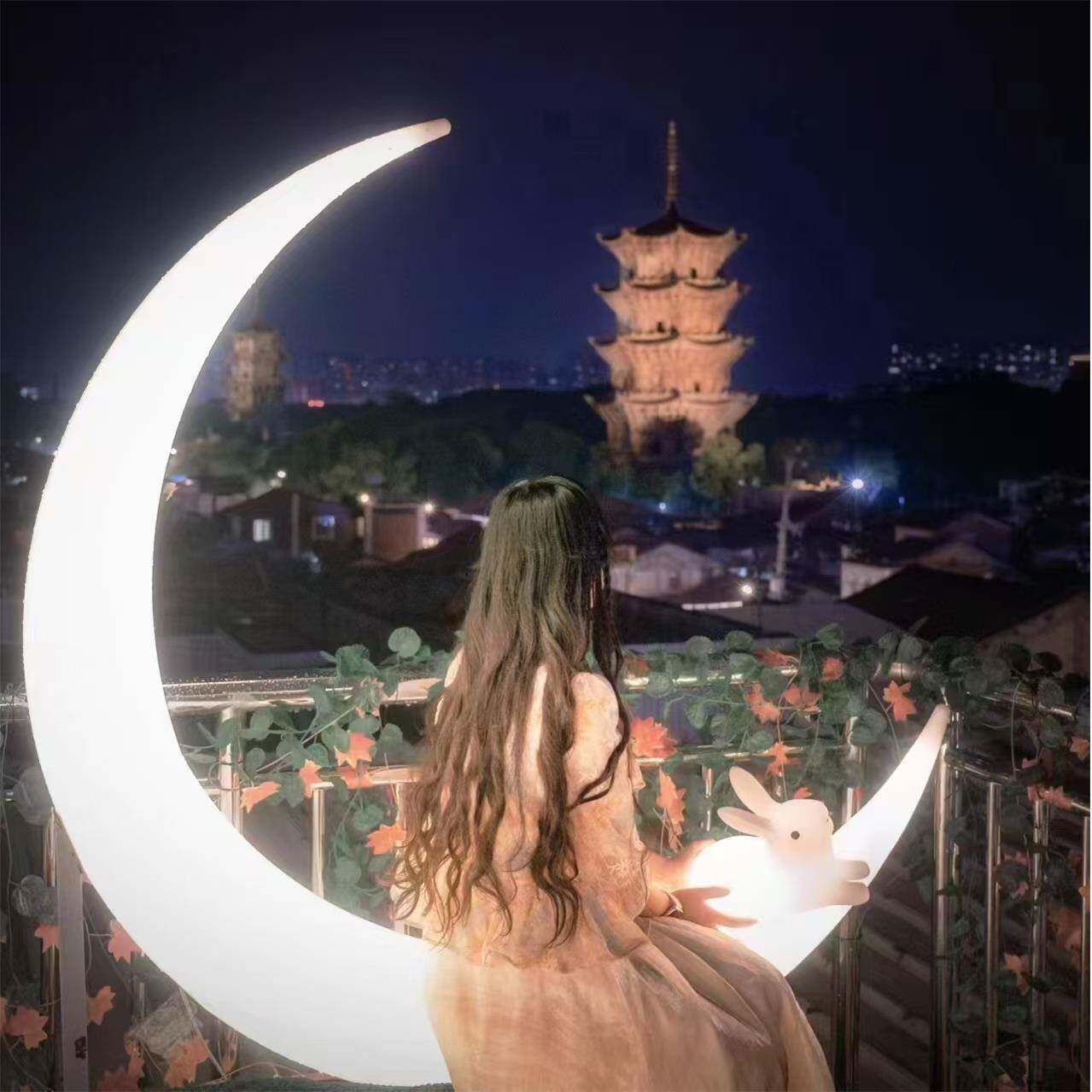 网红发光月牙月亮灯民宿游乐场景区去露营地唯美秋千吊篮户外