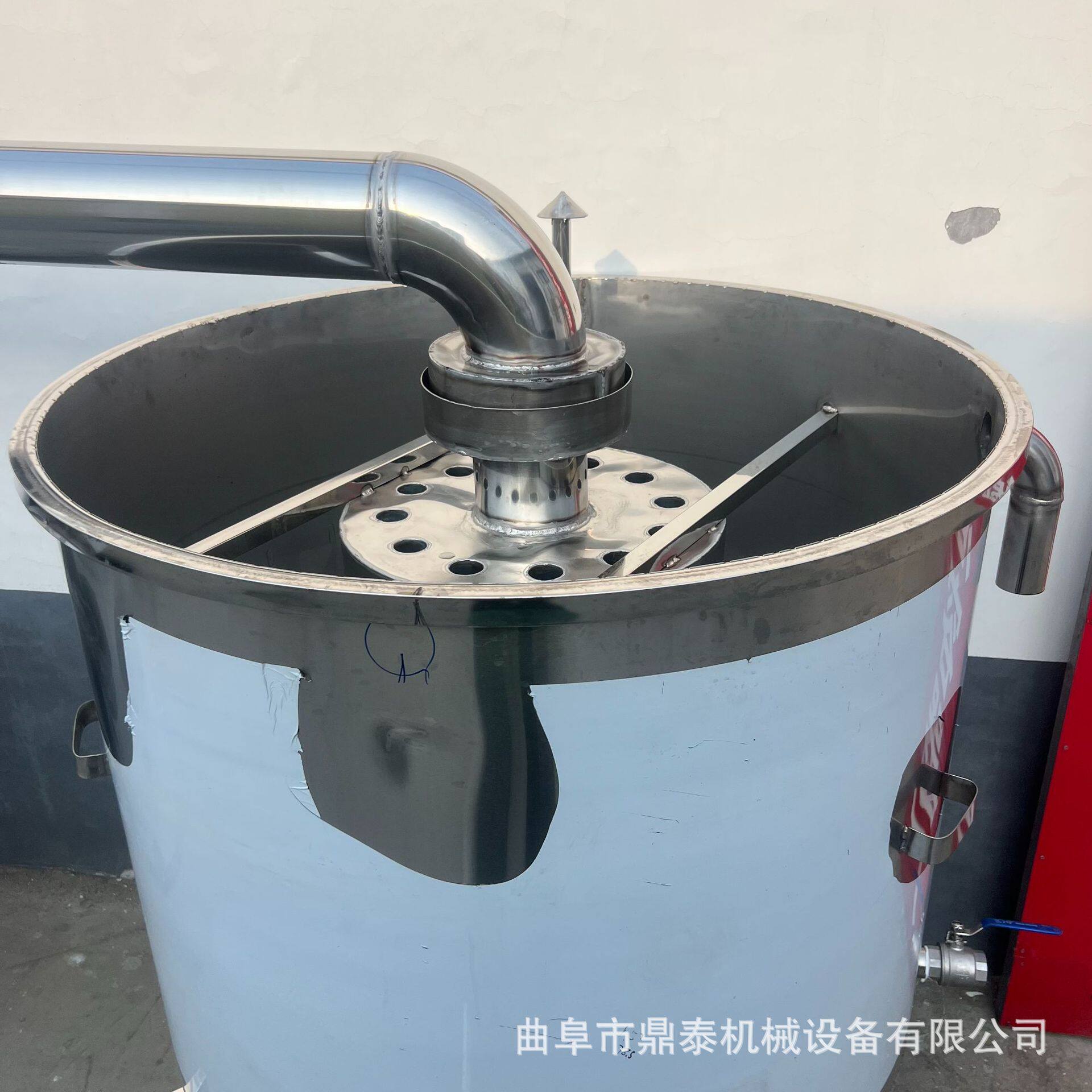 不锈钢酒精蒸馏锅酒厂商用粮食酒蒸酒锅304一体蒸酒冷却器