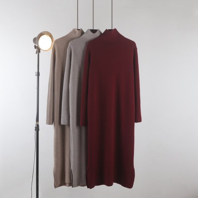 秋冬新款针织女装长裙长袖配大衣长款裙子宽松大码过膝打底连衣裙