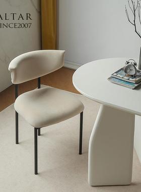 法式奶油风白色餐椅家用现代简约靠背餐桌椅子设计师网红化妆椅