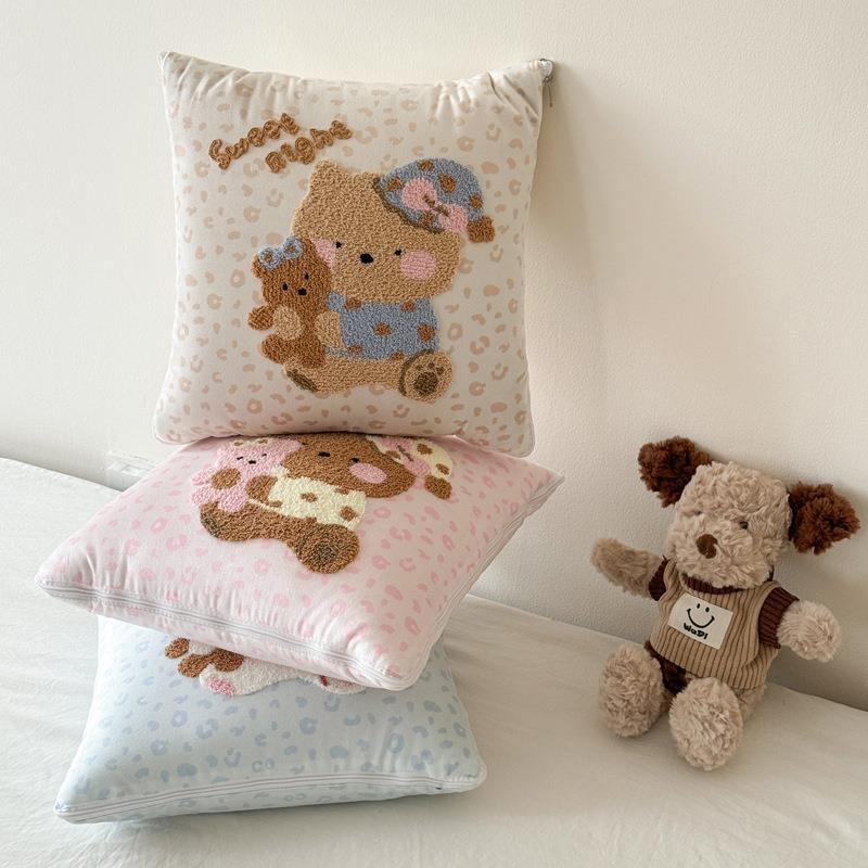 秋加睡厚两牛奶绒抱枕被二合一车载靠枕办公室午抱枕xm1冬毯用抱