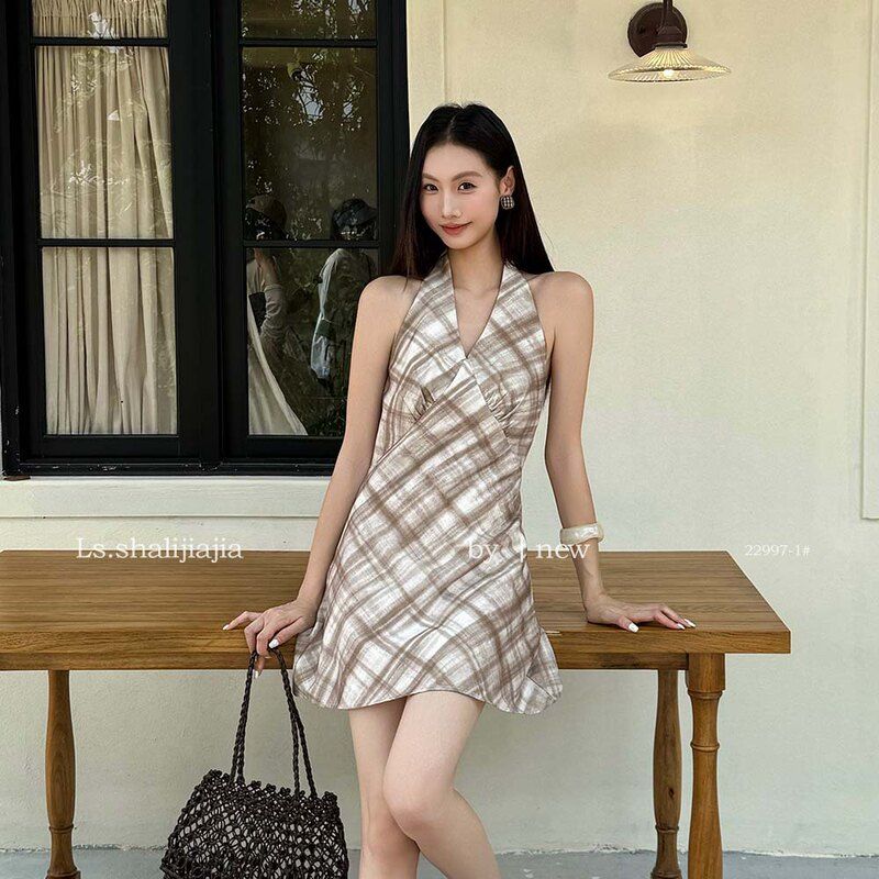 LS度假风格纹挂脖连衣裙夏季