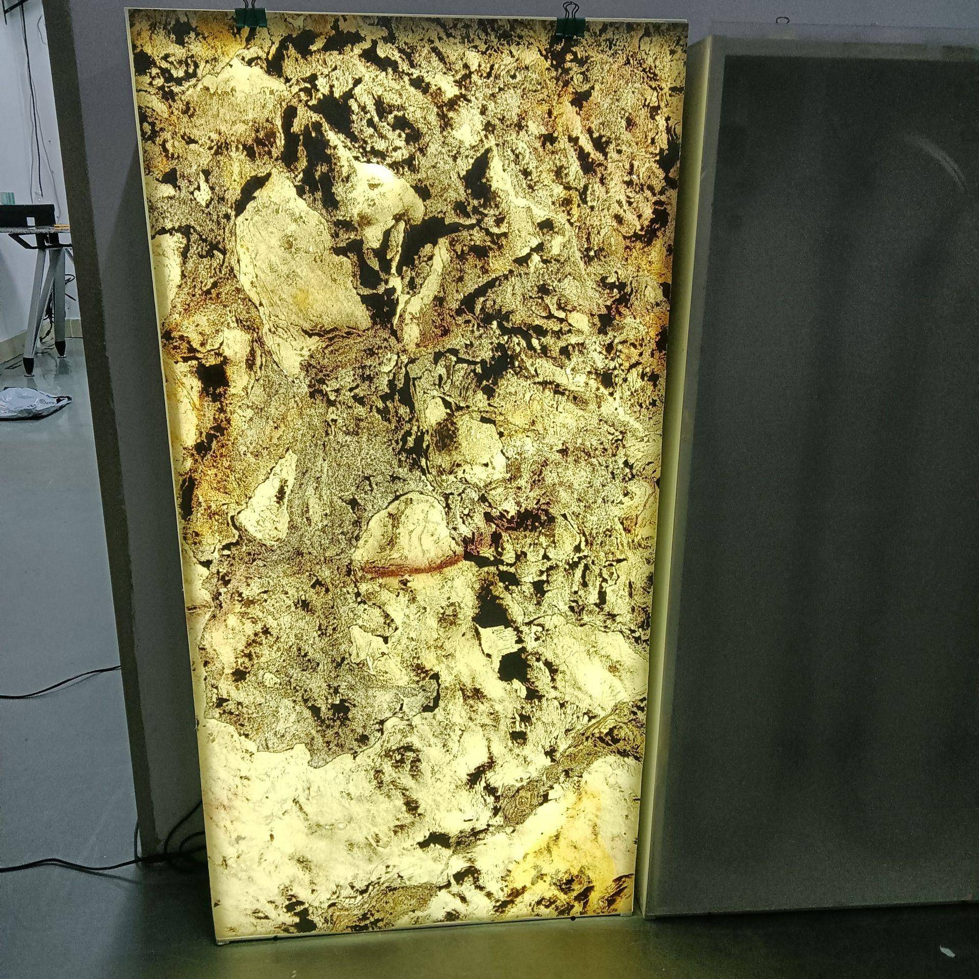 天然超薄石材透光石丹霞红柔性石大理石室内外墙装饰材料现货