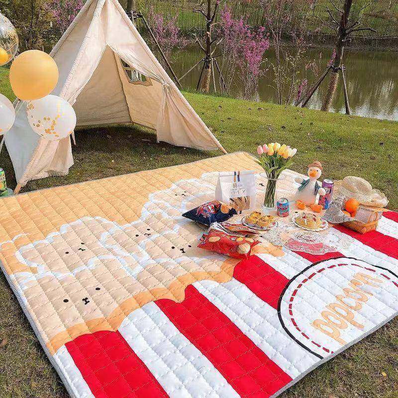 户外野餐垫子防潮防水便携春游垫子加厚超轻可折叠野炊地垫草坪布