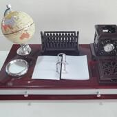 新款 办公桌件木质笔筒台历实木摆台日历商礼品摆广412告设务计