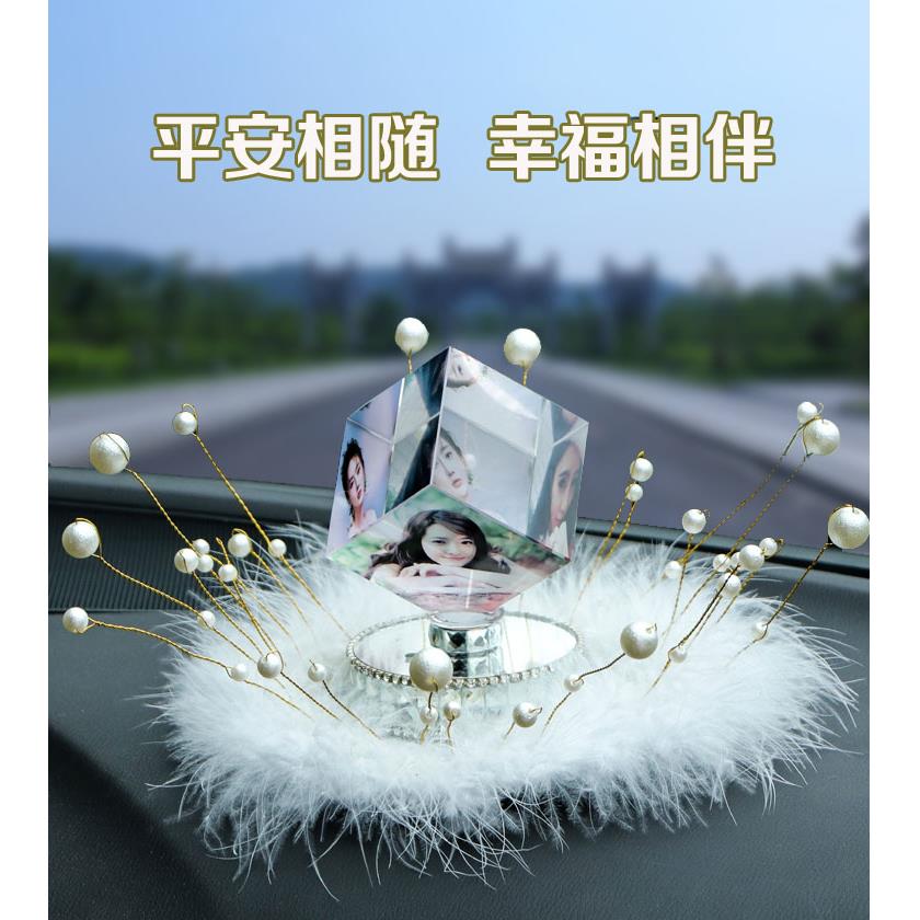 汽车摆件照片定制2024新款网红女神款车载香水香薰车子装饰用品