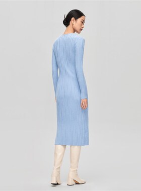 OVV秋冬新款女装羊毛立体曲线坑条装饰圆领长袖针织连衣裙