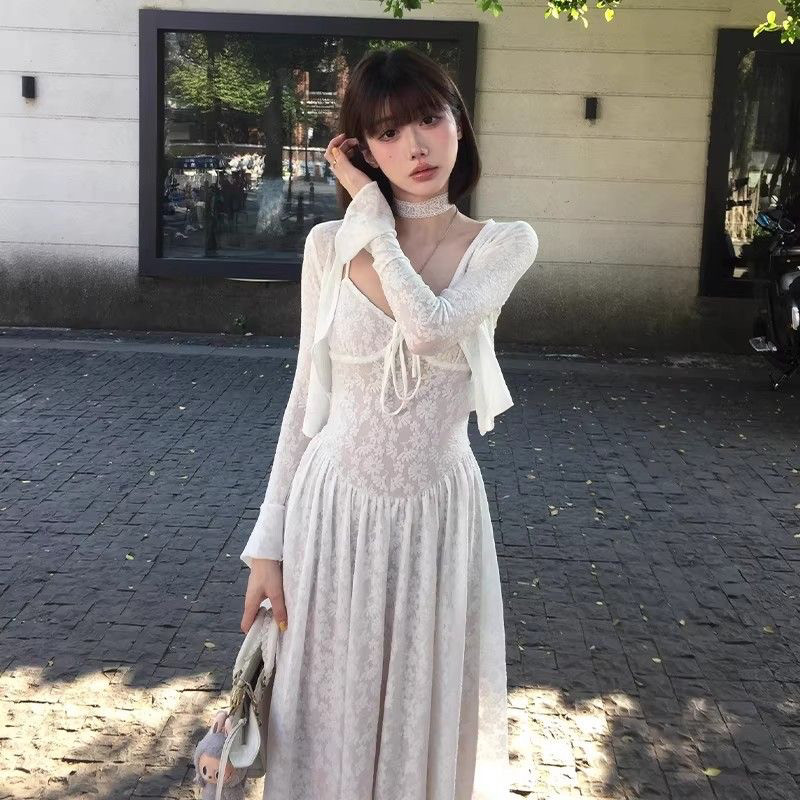 已出货白色蕾丝吊带碎花连衣裙女夏2026春季新款法式气质绝美度
