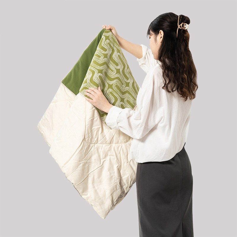 新宸优品新款高端纯棉抱枕被子两用绿色办公室午睡可折叠被子枕头