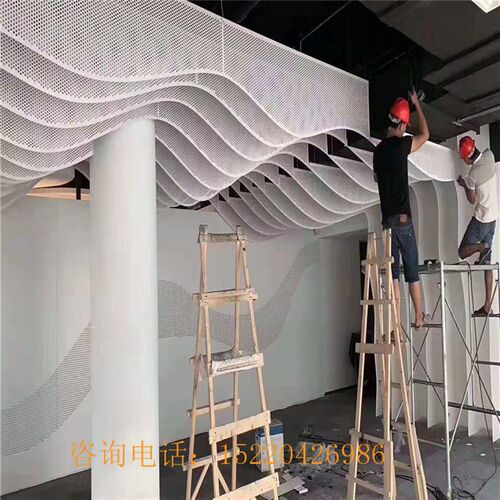 定制背景墙仿木纹造型方通吊顶弧形铝板焊接装饰条波浪异型铝方通