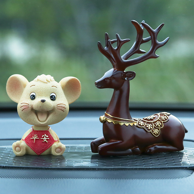 汽车摆件创意车载摇头鼠 保平安可爱车上梅花鹿车内装饰品用品