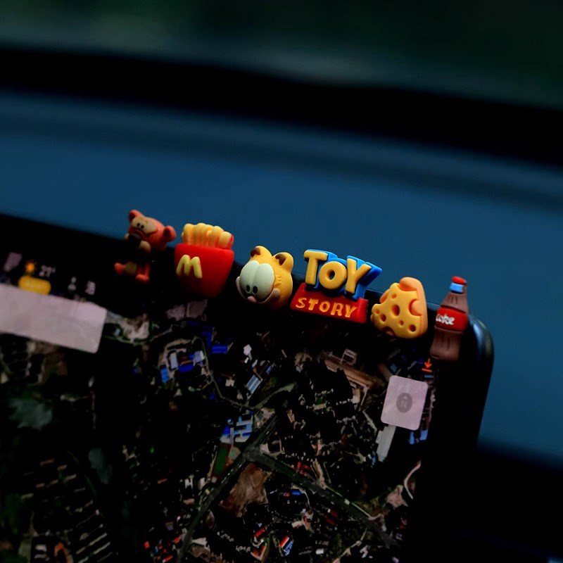 车载可爱卡通车内饰品汽车摆件中控台屏幕装饰品小摆件解压挂件