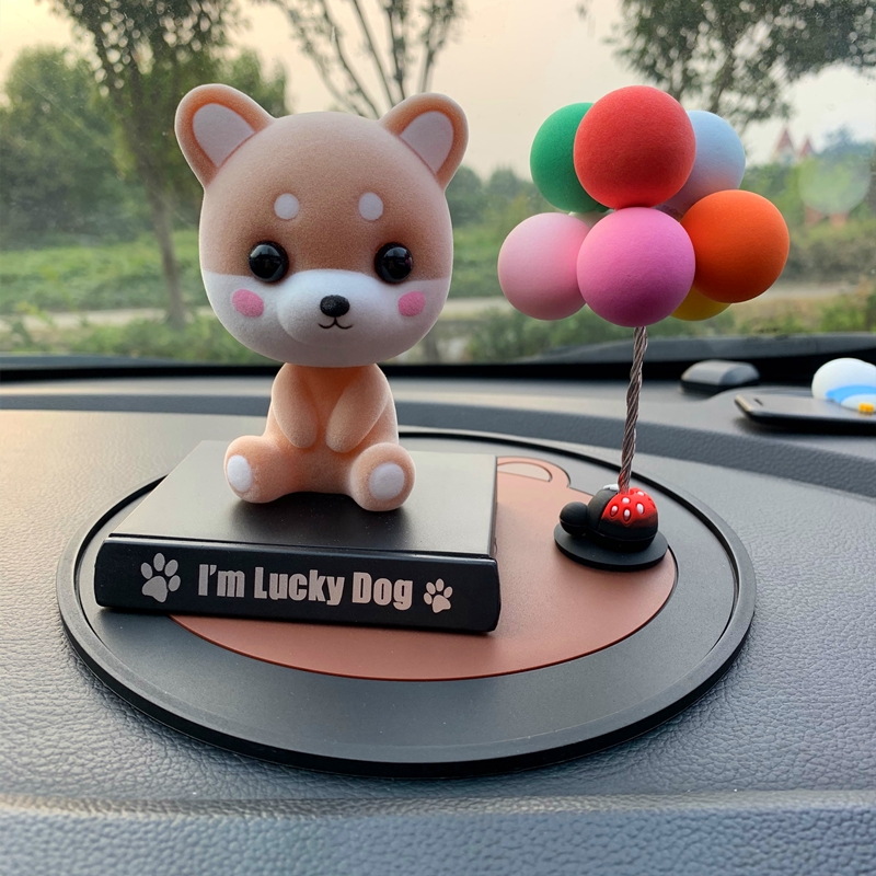汽车内饰萌犬摆件可爱摇头公仔男女精品车载内仪表中控台玩偶装饰