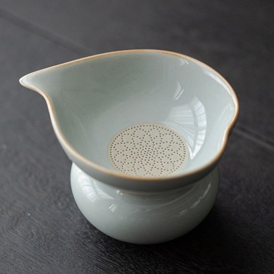 汝窑茶滤 陶瓷孔一体茶漏带底托 功夫茶具公道杯茶叶过滤网分茶器