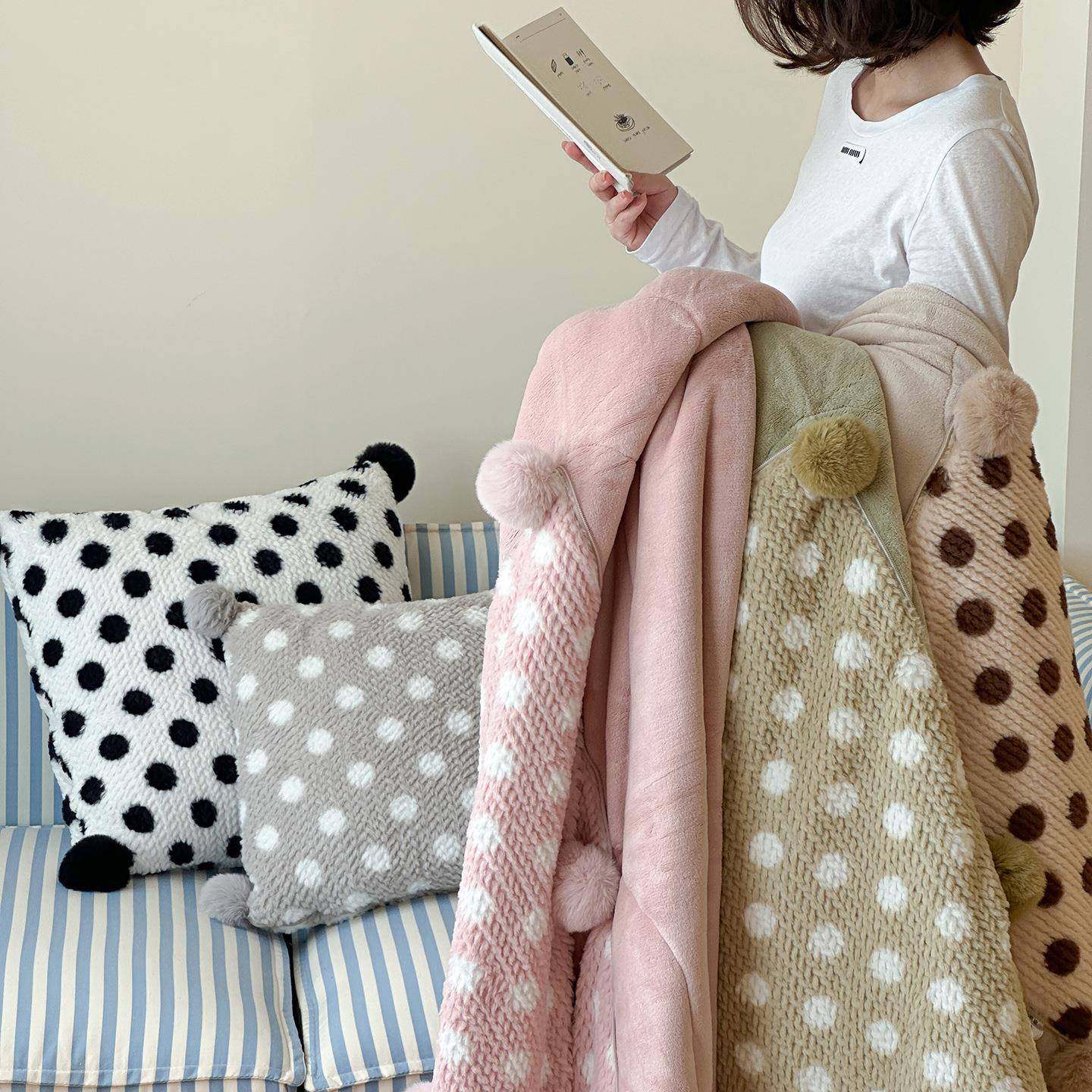 圆M-202508点抱枕被子两用加厚公加绒车载车用靠办枕室午睡枕毯子,居家布艺,抱枕被,淘宝优惠券,粉丝福利购,淘宝优惠卷