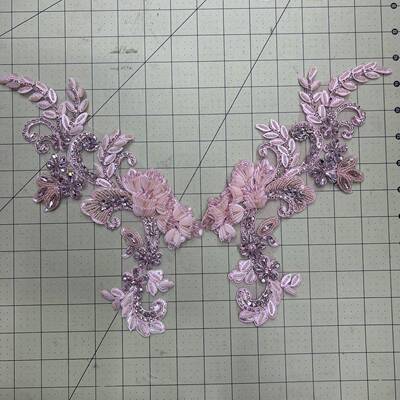 水零A47-2458售喜庆礼服蕾丝花工重粉色玻璃钻贴DIY礼服辅料供应