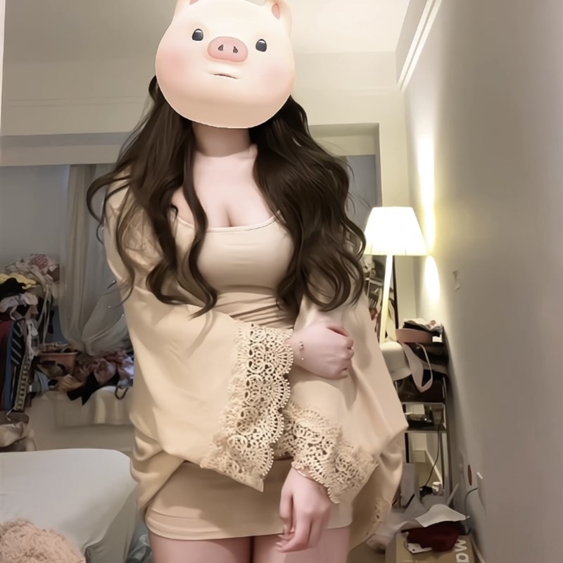 荔桃想睡觉ya  女主温柔清冷感人妻米色吊带包臀裙蕾丝开衫套装