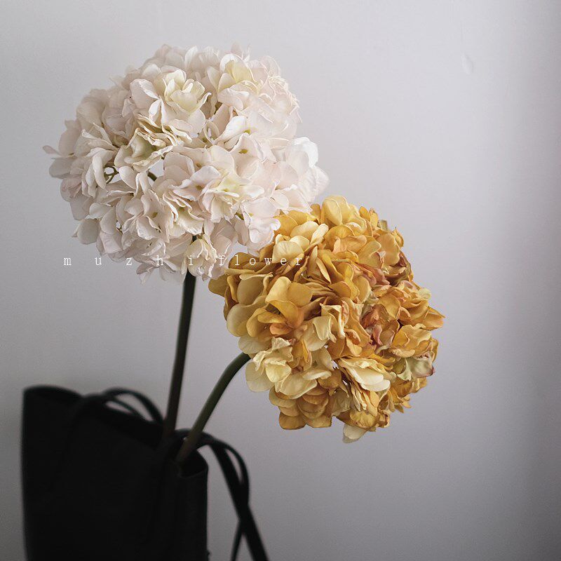 仿真花高级感逼真绣球白色粉色花束假花客厅摆设花艺插花婚礼布置图片