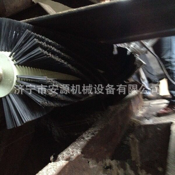 被动式滚刷清扫器 无动力滚刷清扫器 水泥厂毛刷清扫器