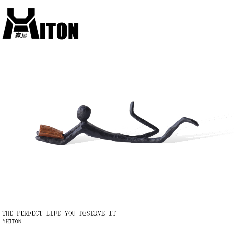 现代抽象人物看书雕塑摆件样板房酒店电视柜客厅玄关书房铁艺术品