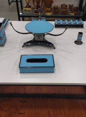 KTV摆台用品不锈钢包皮新款纸巾盒烟缸轻奢风格耐摔金属纯铜摆件