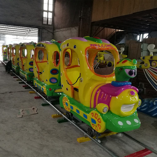 卡通小火车游乐场景区户外轨道火车 商场摆摊观光无轨小火车厂家