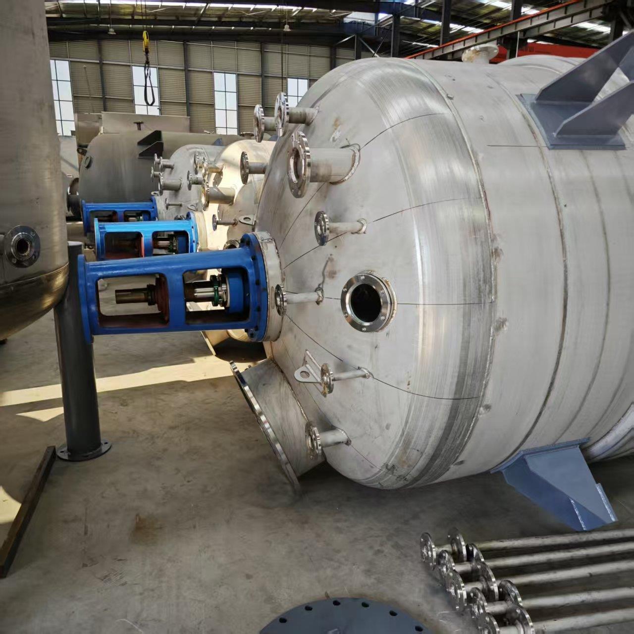 外盘管不锈钢反应釜高压反应设备电加热搅拌反应釜20立方30m³