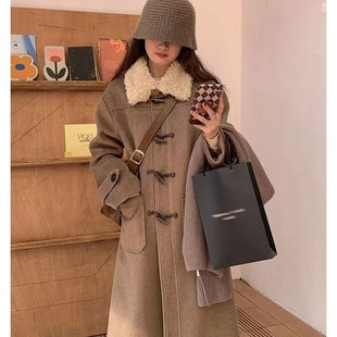 燕麦色大衣女毛呢2024新款中长款过膝高级感牛角扣呢子外套秋冬季