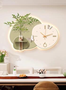 培绿植奶油风餐厅装饰画HLT-450202水5新款钟表钟客挂画挂高级感
