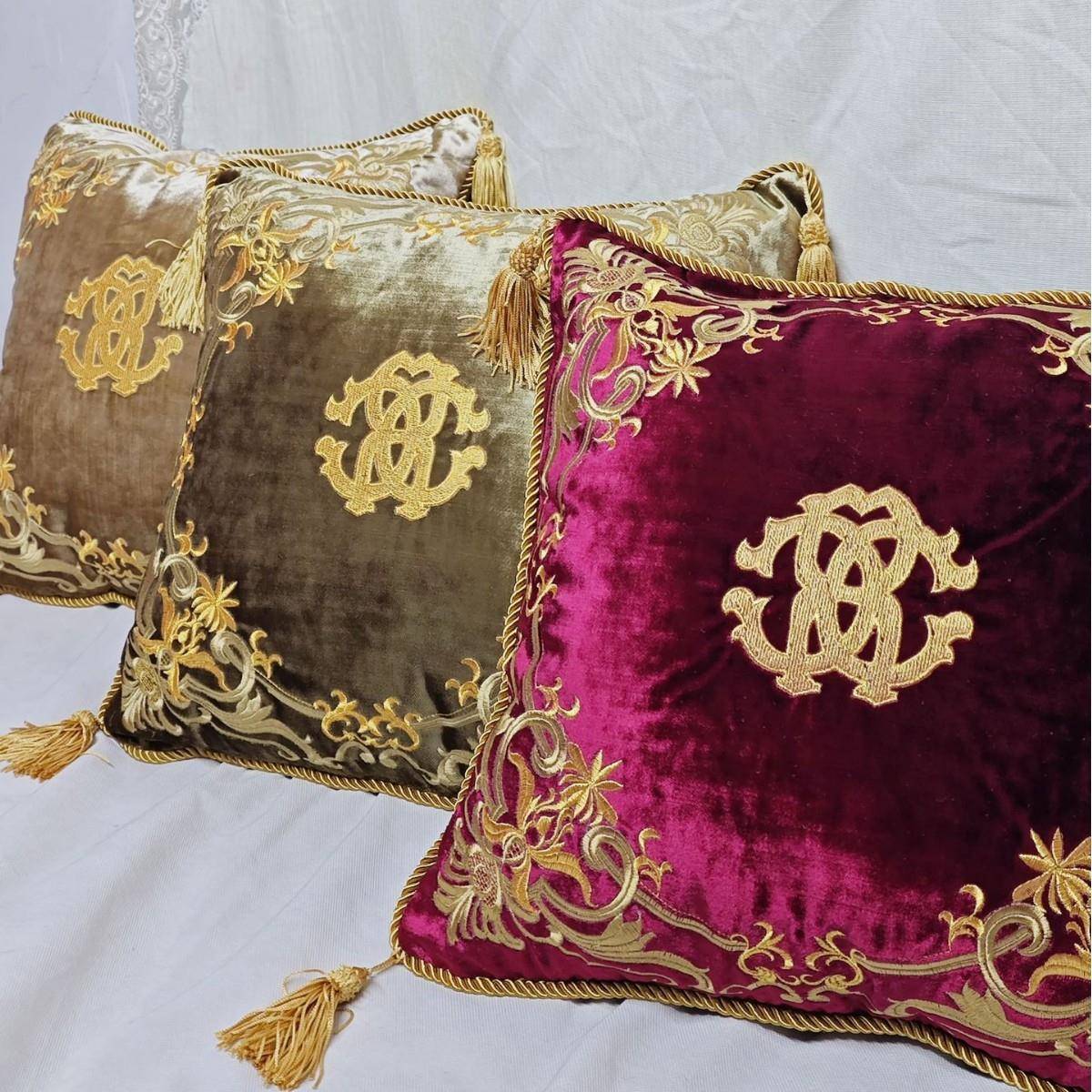 刺绣抱枕床高上品靠枕靠垫家居1716抱枕室用品级感i用ns风办公午