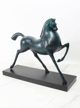 现代简约行走马金属书摆件卧室客厅电视柜办公房2495样板房室家居