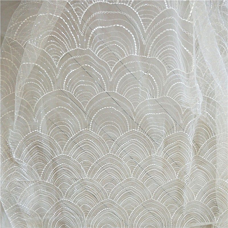 新款美人鱼亮片刺绣弧形亮片蕾丝面料布料DIY婚纱礼服演出服材料