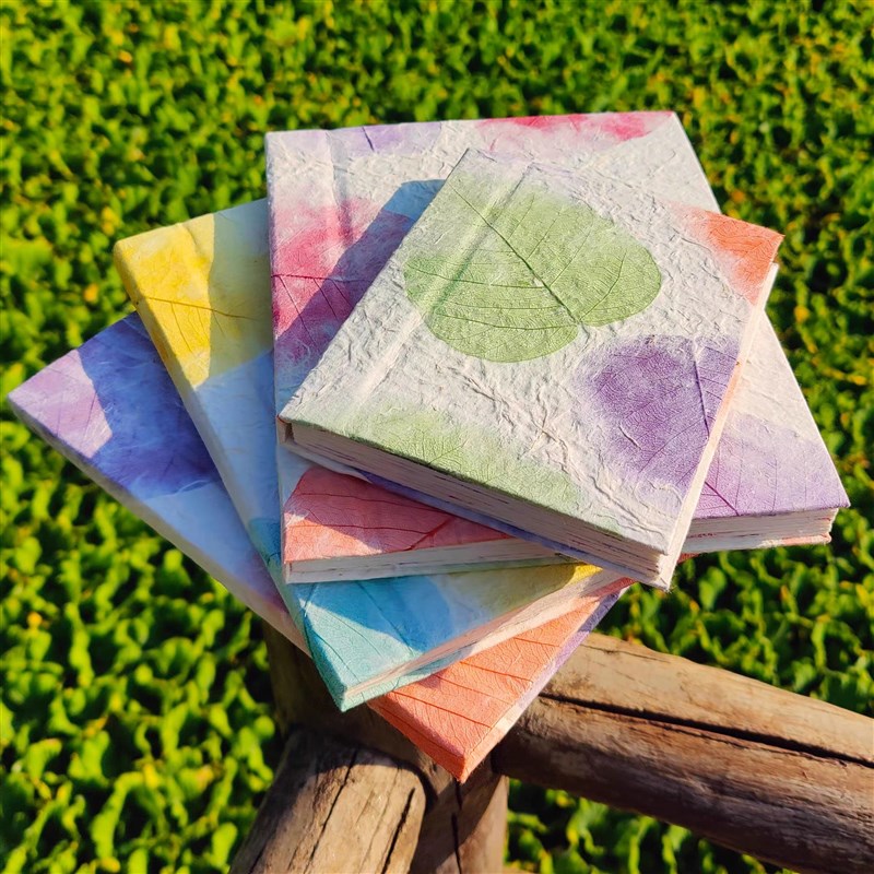 云南东巴纸本子好看的旅行手帐本高颜值笔记本真花草纸手工本DIY