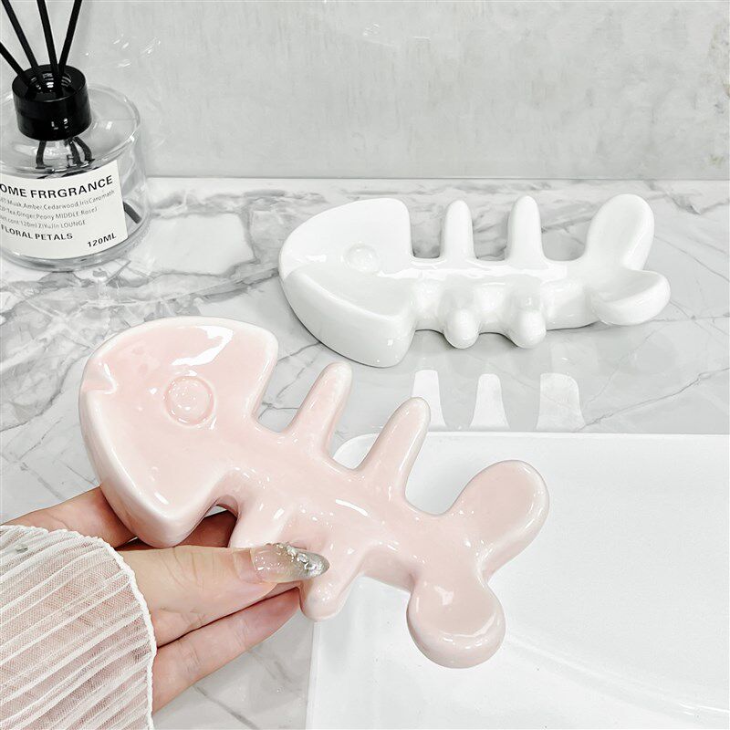 创意鱼骨肥皂盒卫生间免打孔陶瓷不积水洗手洗漱台家用洗衣香皂盒