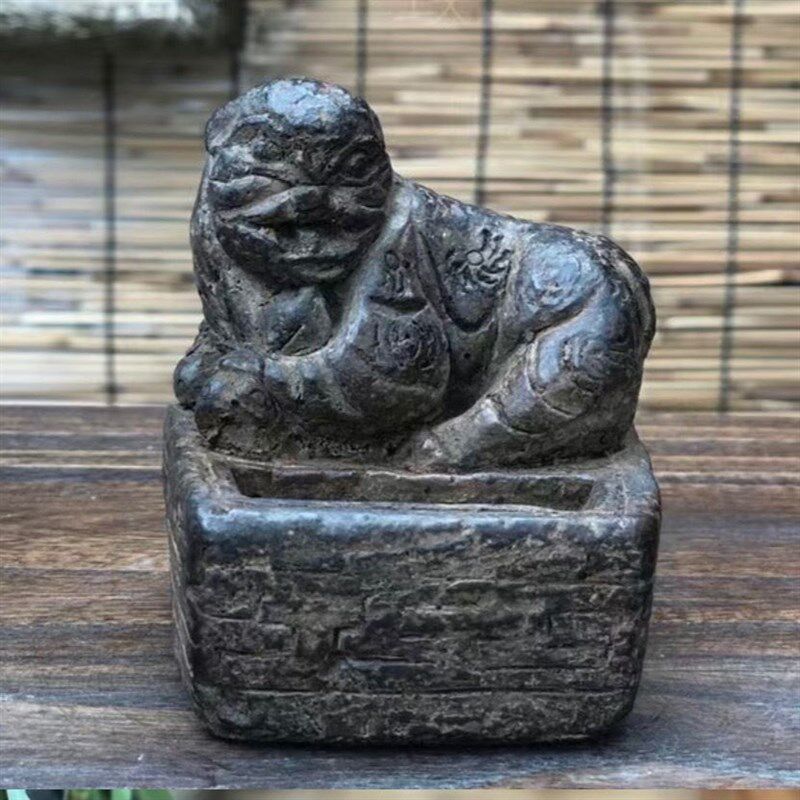 仿古民俗小狮子茶宠古风创意摆件文房镇纸。石头复古石雕中式老款