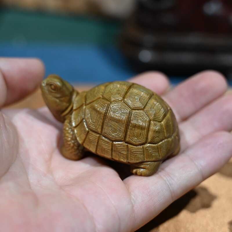 绿檀木乌龟盘玩手把件实木雕刻木质工艺品茶桌饰品创意文玩小摆件