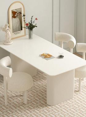7轻奢奶T风小FGR岩板餐桌简约现代家用户型纯白条纹长方形油餐桌