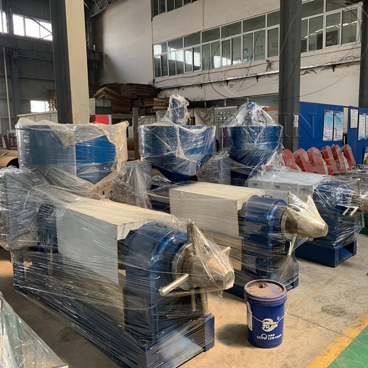 国瑞油脂 自动化小型棕榈仁榨油机 厂家现货榨棕榈仁油压榨设备