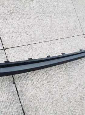 适用于起亚K5前杠下饰条保险杠装饰条下杠防护条黑色条老K5防擦条