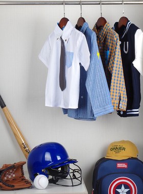 样板房间衣帽间男孩儿童房衣柜服饰外套衬衫鞋帽书包软装饰品摆件