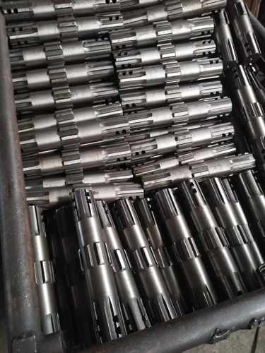 连云港旋耕机配件大全齿轮箱花占键轴二三过渡侧边箱输入输出下轴