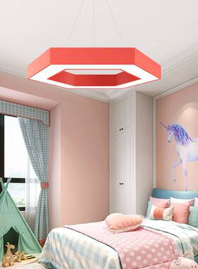 现代简约吊灯幼儿园照明儿童房LED创意六角彩色六边形吊线办公灯s