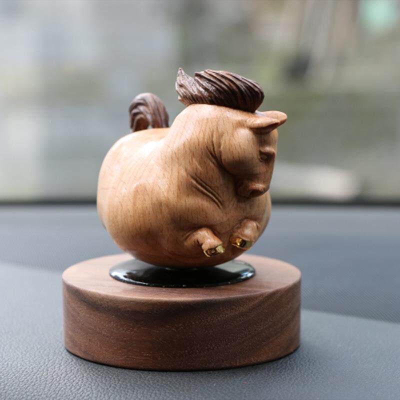 太阳能自雕动旋转创汽车摆件杨木十二黄生肖意害羞马KHS车载招财