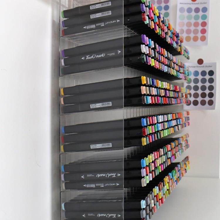 彩丙烯马克笔纳架斜式笔架展示架插桌面笔收文具797店支架美术画